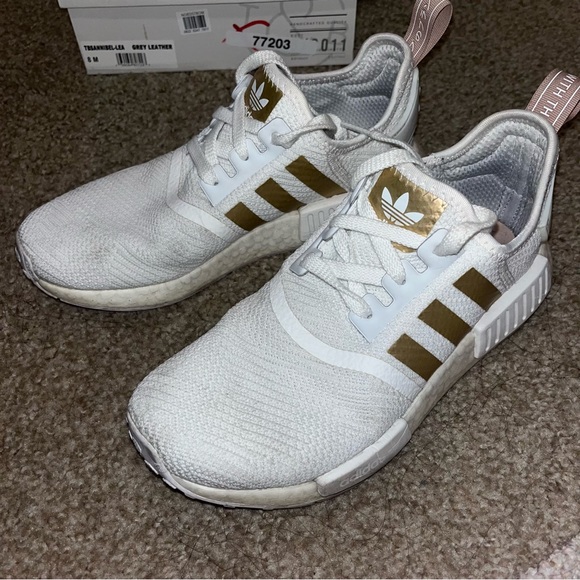 Wmns Adidas NMD R1 - Picture 1 of 5